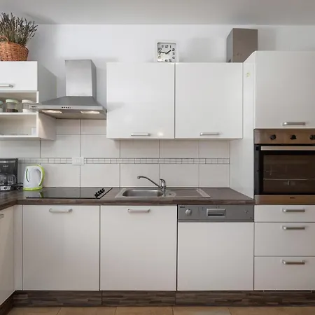 2 Bedroom Lovely In *