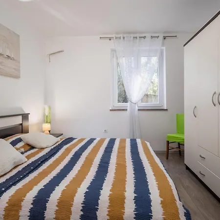 Beach Front Apartment In Omisalj With Wifi Omišalj