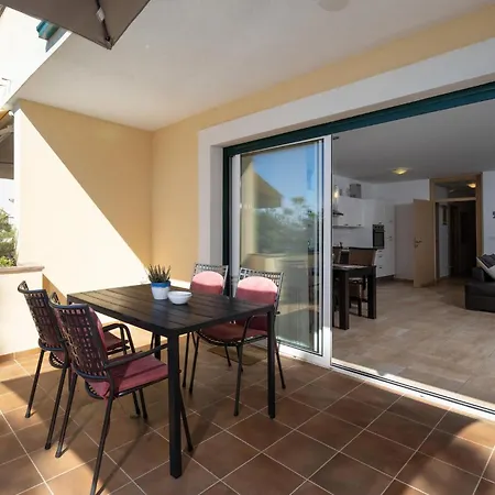 Beach Front Apartment In Omisalj With Wifi Apartment