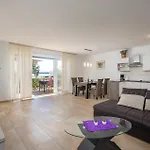 Apartman 2 Bedroom Lovely Apartment In Omisalj