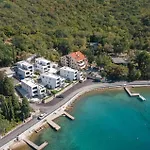 2 Bedroom Lovely Apartment In Omisalj Apartman Omisalj