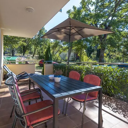 2 Bedroom Lovely In *