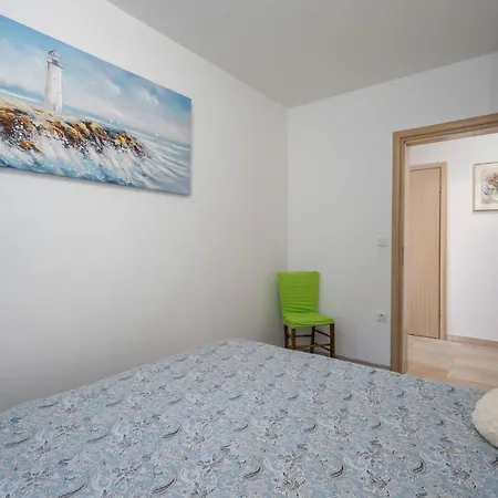 2 Bedroom Lovely Apartment In Omisalj Omisalj