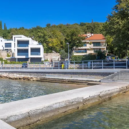 2 Bedroom Lovely Apartment In Omisalj