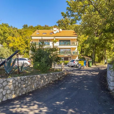 Apartman 2 Bedroom Lovely Apartment In Omisalj Omisalj