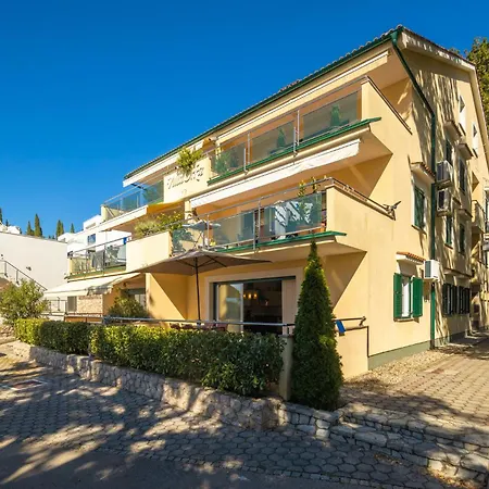 2 Bedroom Lovely In *