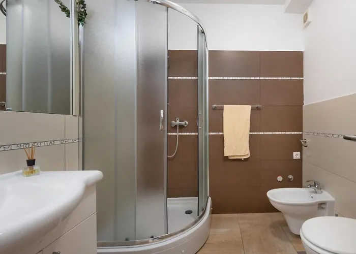 2 Bedroom Lovely In *