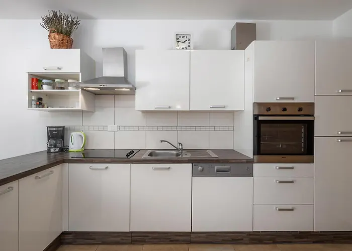 2 Bedroom Lovely In *