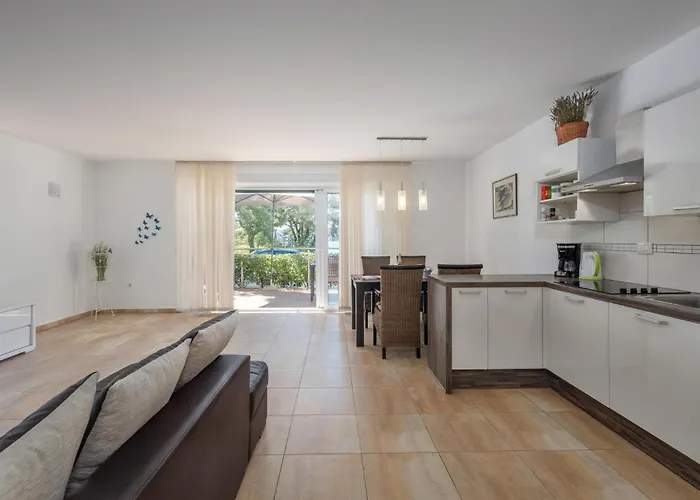 2 Bedroom Lovely In