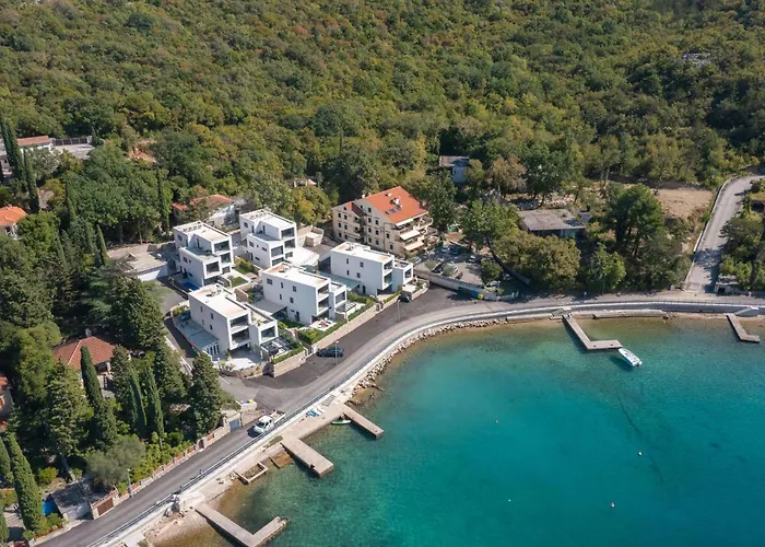 2 Bedroom Lovely In Apartament Omišalj