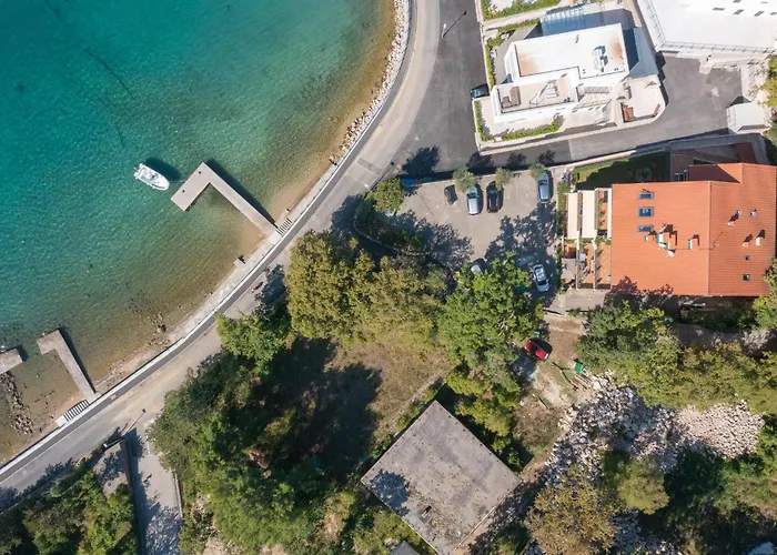 2 Bedroom Lovely In * Omišalj
