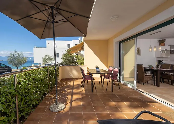 2 Bedroom Lovely In * Omišalj